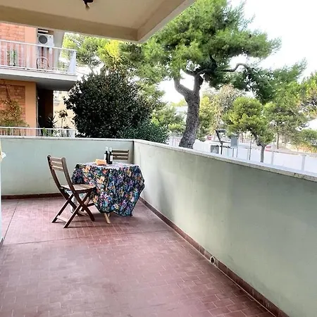 Apartment Large Close To The And Centre Pescara