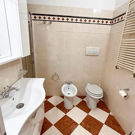 Apartment Large Close To The And Centre Pescara