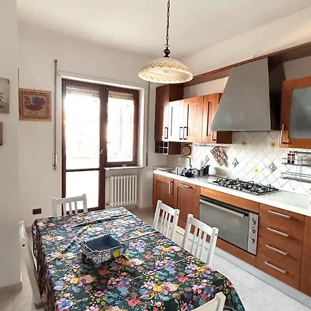 Apartment Large Close To The And Centre *
